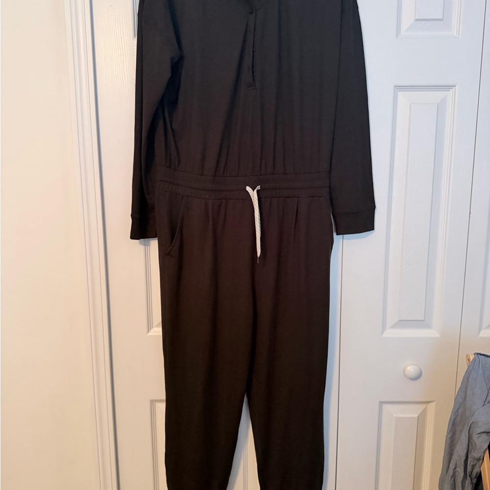 Vuori Black Long-Sleeve Drawstring Jumpsuit